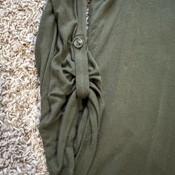 LOFT Outlet Olive Green 3/4 Sleeve Henley Top - Women’s Size Medium - Picture 4 of 5